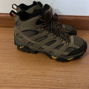 Merrell Men's Olive and Black Hiking Boots